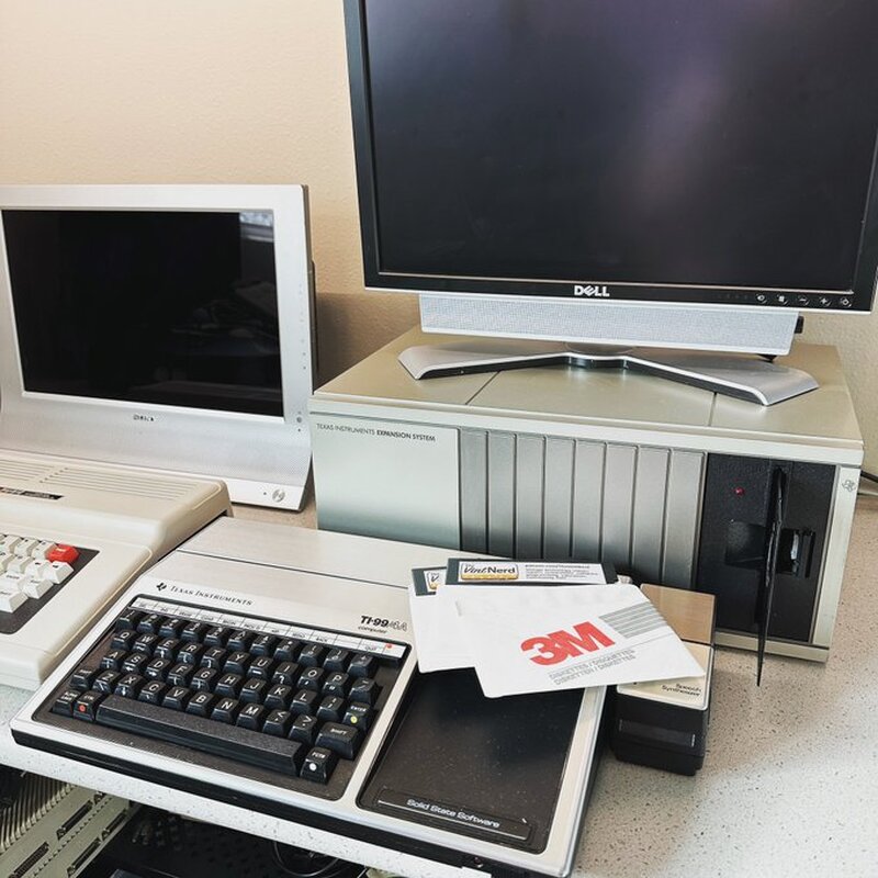 Gonna need a bigger desk for this TI setup □

#TexasInstruments #TI99 #TI994A #TIPEB #PeripheralExpansionBox #Tandy #CoCo2 #GonnaNeedABiggerDesk #VintageComputing #RetroComputers #RetroGaming #TheVintNerd