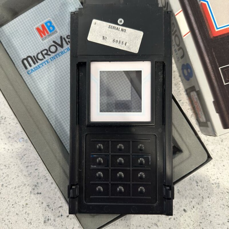 For those of us in the US the Holy Grail of Microvision cartridges, the Never-Sold-Here game, ..Unobtainium.. has landed in my hands (via an eBay sale from Spain. □). I give you: Super Casse Brique (Super Block Buster)

#SuperCasseBrique #SuperBlockBuster #Microvision8 #Microvision #MB #MiltonBradley #RetroHandhelds #RetroGaming